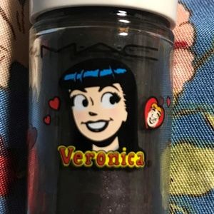MAC Cosmetics Makeup - MAC Betty & Veronica Powder Pigment - Black Poodle MAC Cosmetics Makeup - MAC Betty & Veronica Powder Pigment - Black Poodle